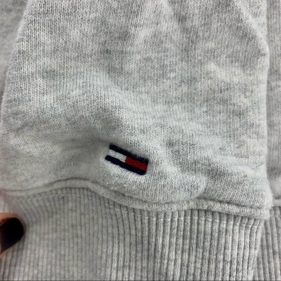 Tommy Hilfiger Varsity Fuzzy Letter 85 Sweatshirt - Picture 13 of 14